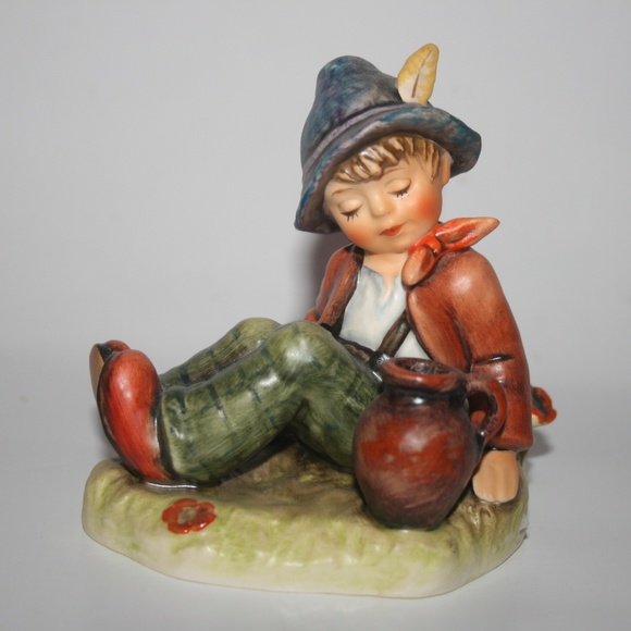 Goebel Hummel Coffee Break Figurine
